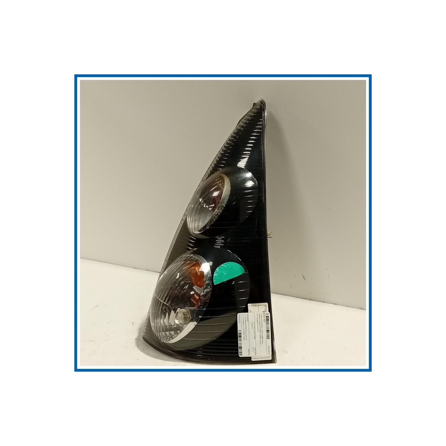 Fanale post. dx.CON PORTALAMPADA E CONNETTORE ESTERNO FONDO NERO CITROEN C1 (05/05>04/14