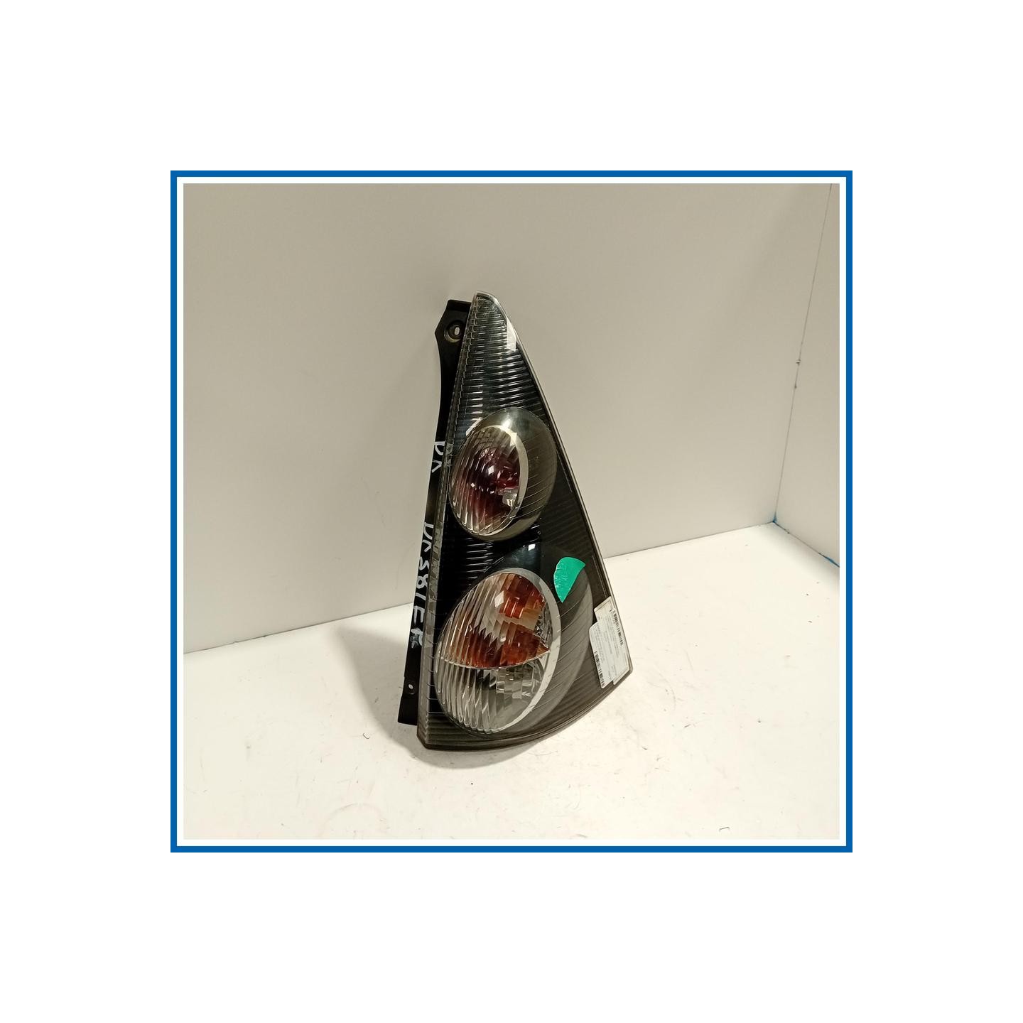 Fanale post. dx.CON PORTALAMPADA E CONNETTORE ESTERNO FONDO NERO CITROEN C1 (05/05>04/14