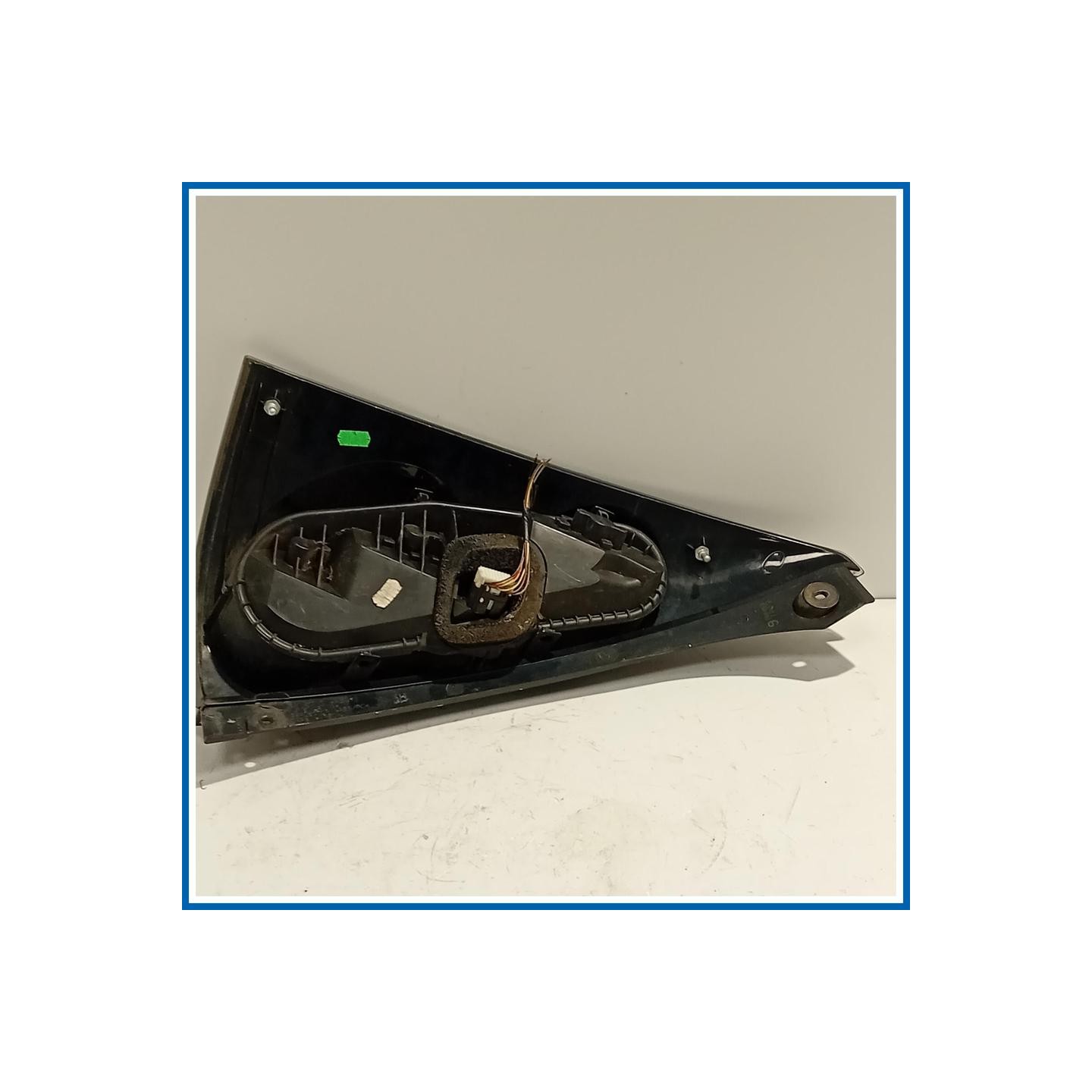 Fanale post. dx.CON PORTALAMPADA E CONNETTORE ESTERNO FONDO NERO CITROEN C1 (05/05>04/14