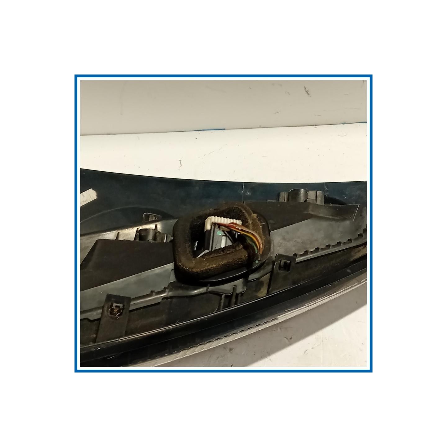 Fanale post. dx.FONDO NERO CON PORTALAMPADA CITROEN C1 (05/05>04/14