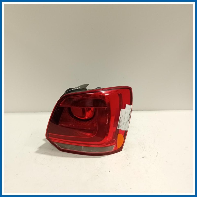 Fanale post. dx. CON PORTALAMPADA VOLKSWAGEN POLO (6R) (05/09>10/14