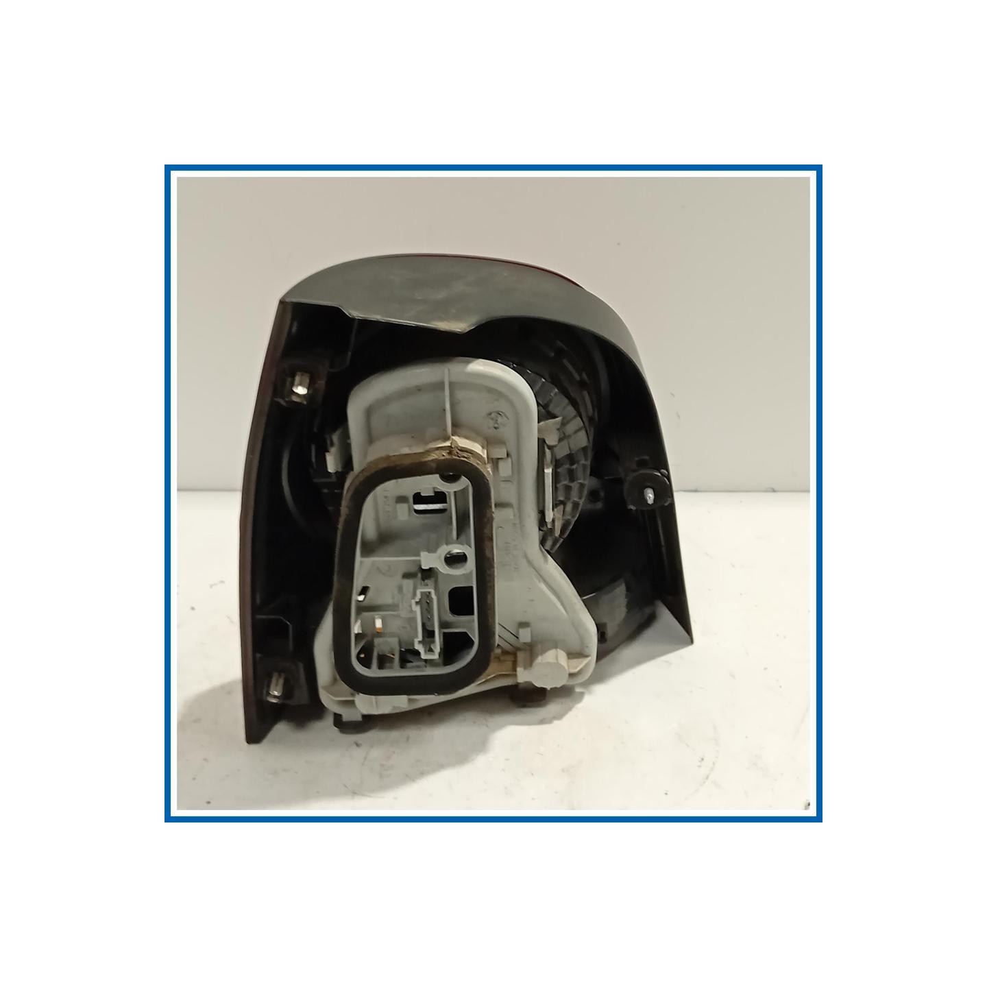 Fanale post. dx. CON PORTALAMPADA VOLKSWAGEN Polo V