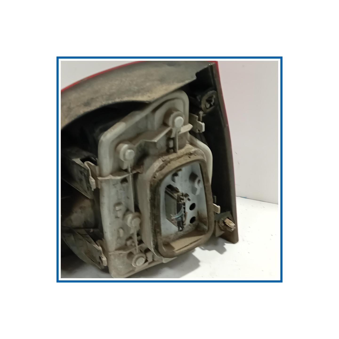 Fanale post. sx. VOLKSWAGEN POLO (9N) (10/01>03/05