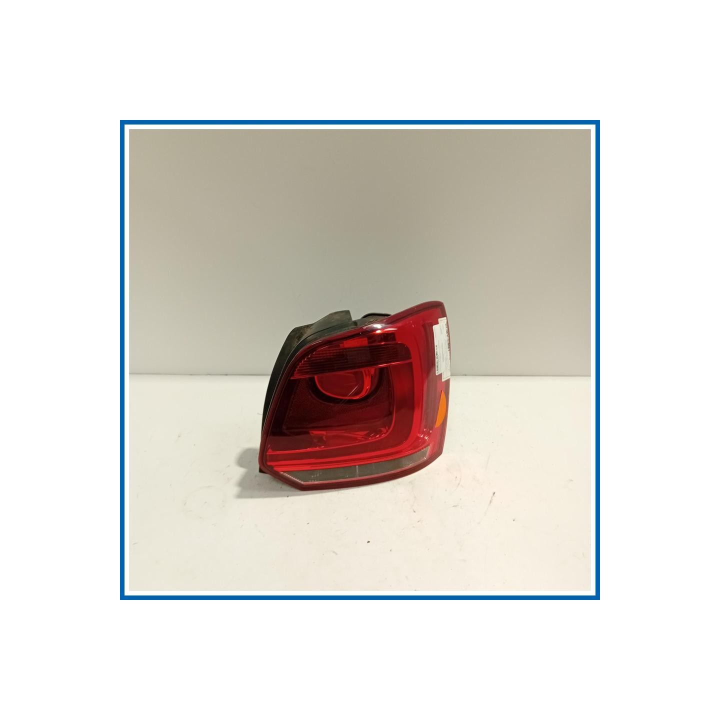 Fanale post. dx.CON PORTALAMPADA VOLKSWAGEN POLO (6R) (05/09>10/14
