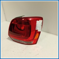 Fanale post. dx.CON PORTALAMPADA VOLKSWAGEN POLO (6R) (05/09>10/14