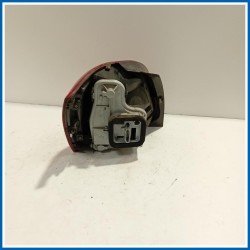 Fanale post. dx.CON PORTALAMPADA VOLKSWAGEN POLO (6R) (05/09>10/14