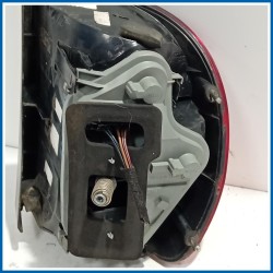 fanale post. dx. CON PORTALAMPADA E CONNETTORE  VOLKSWAGEN FOX (5Z) (04/05>07/11