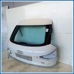 Portello . | post. AUDI Q3 8UG