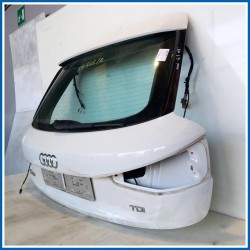 Portello . | post. AUDI Q3 8UG