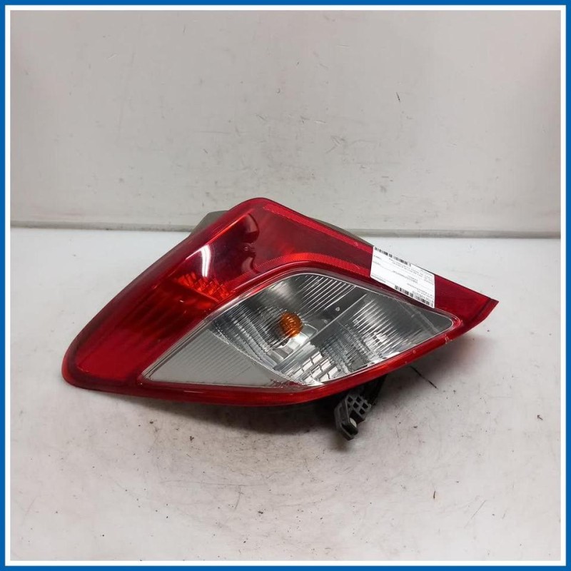 Fanale post. sx. TOYOTA Yaris IV