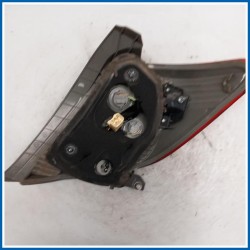 Fanale post. sx. TOYOTA Yaris IV