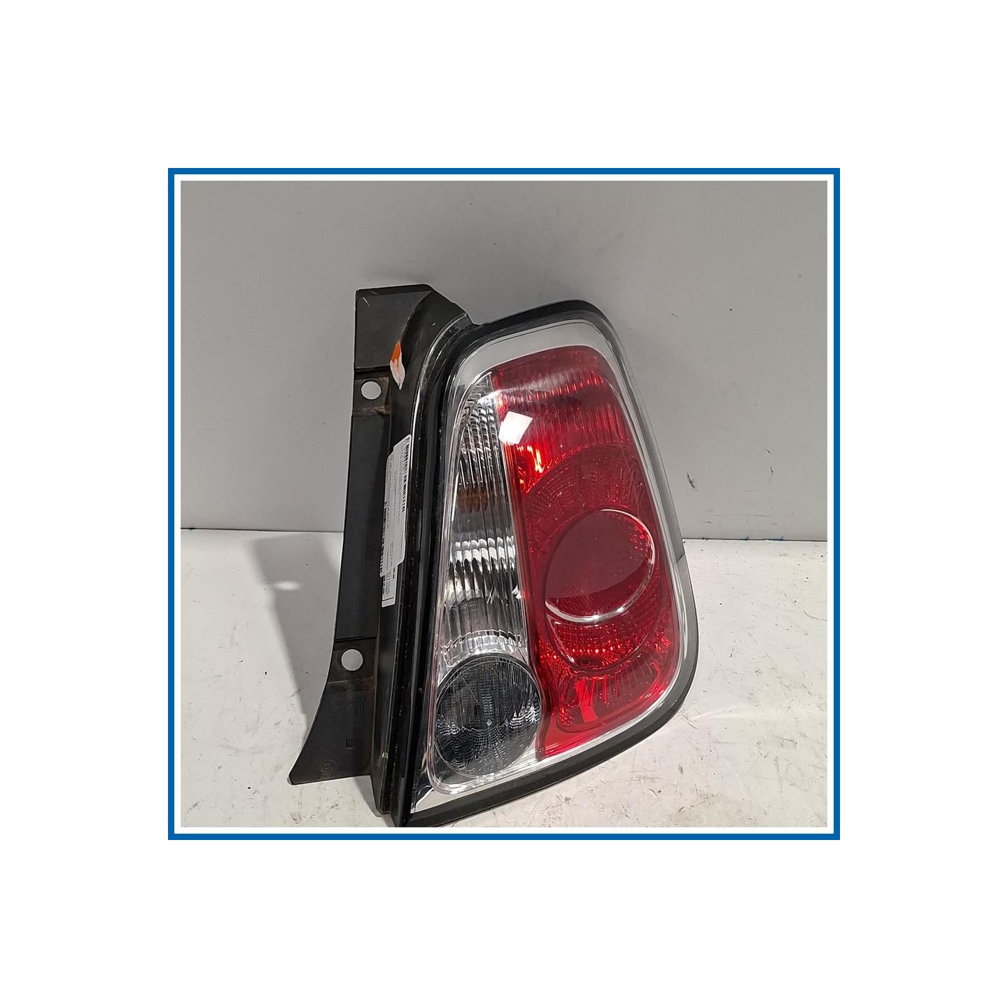 FANALE POSTERIORE BORDO NERO FIAT 500 (3P) (07/07>01/15