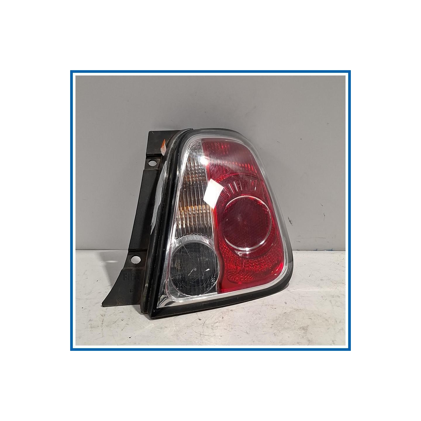 FANALE POSTERIORE BORDO NERO FIAT 500 (3P) (07/07>01/15