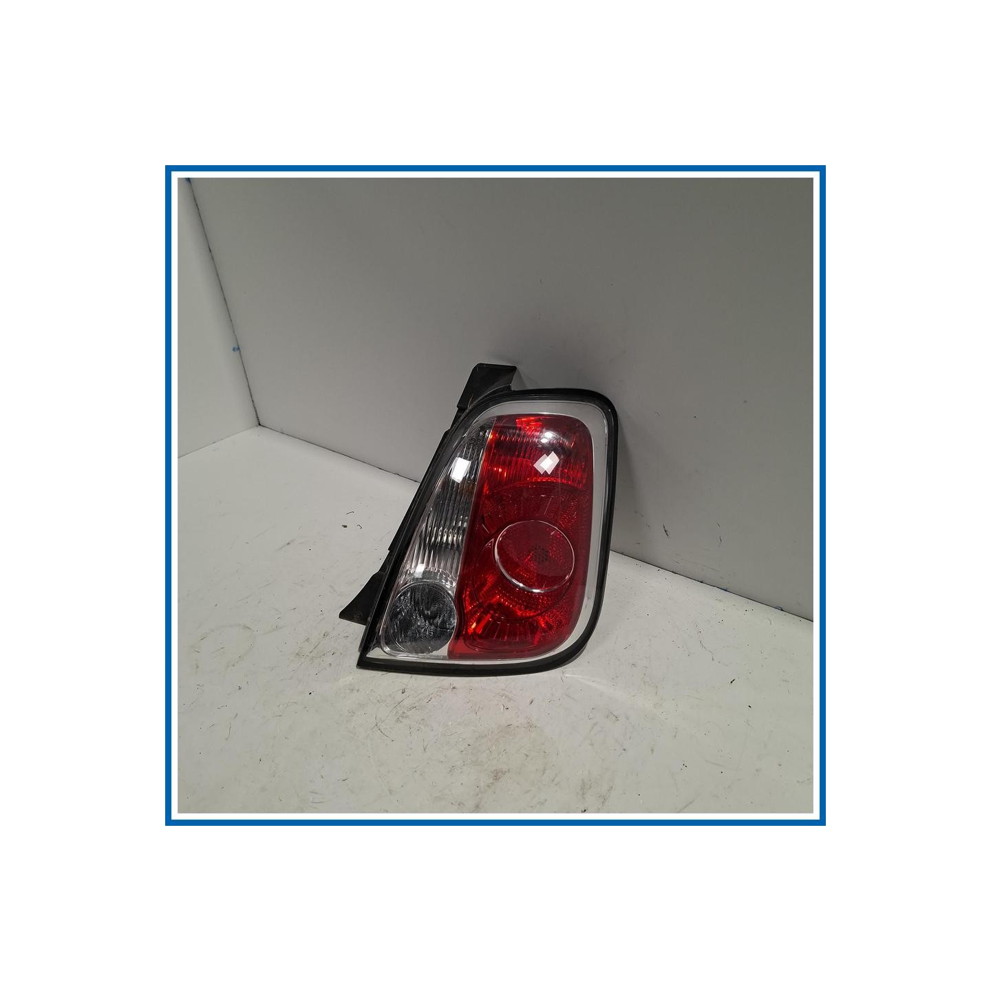 FANALE POSTERIORE BORDO NERO FIAT 500 (3P) (07/07>01/15