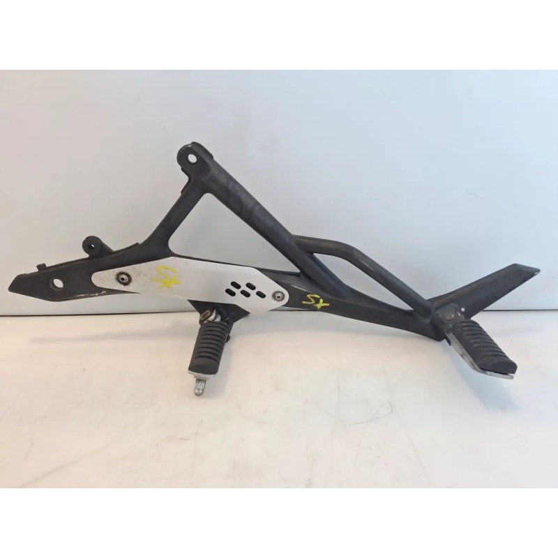 Piastra attacco pedana appoggiapiedi anteriore e posteriore Kawasaki ER-6N (12-16) ER-6N 25Kw Sinistro