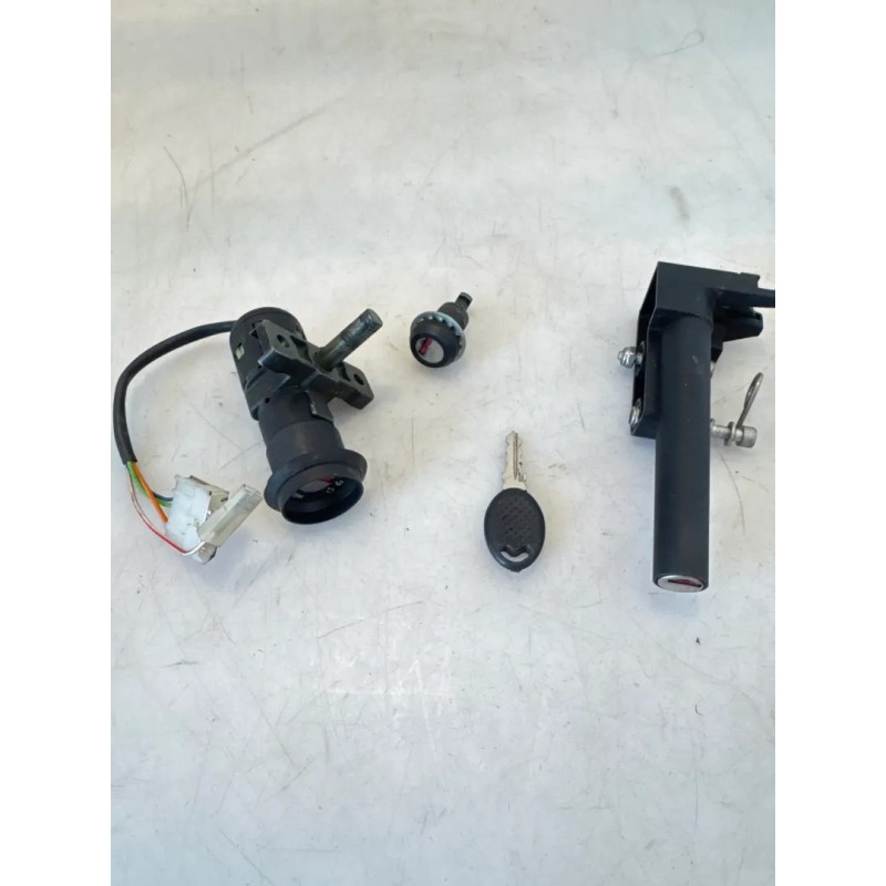 Commutatore avviamento e bloccasterzo Aprilia Scarabeo 50 2T (93-97) Scarabeo 50 2T 