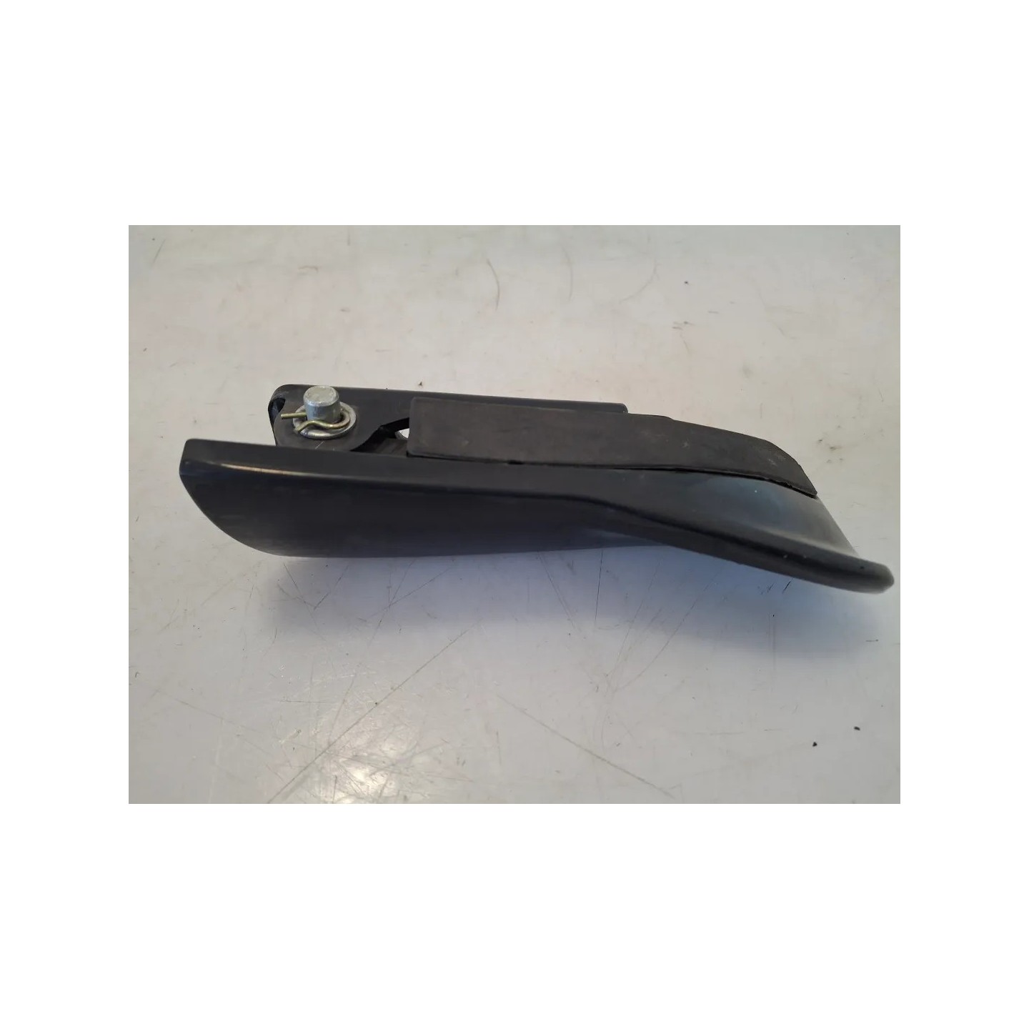 Pedana appoggiapiede posteriore completo Piaggio MP3 300 (14-21) MP3 300 hpe ABS Sinistro