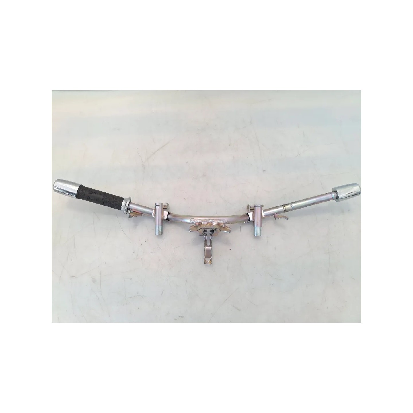 Manubrio Piaggio Vespa 300 GTS hpe (E5) Vespa 300 GTS hpe Super ABS