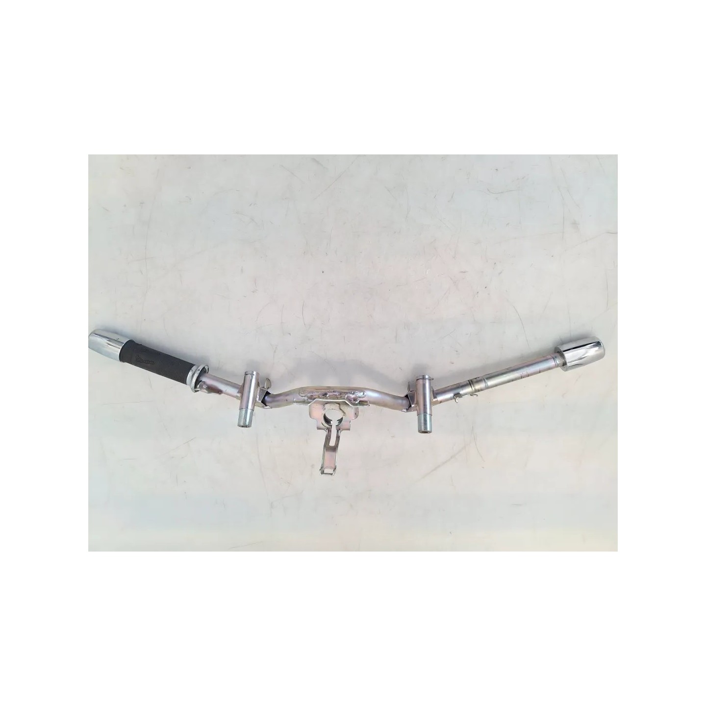 Manubrio Piaggio Vespa 300 GTS hpe (E5) Vespa 300 GTS hpe Super ABS 