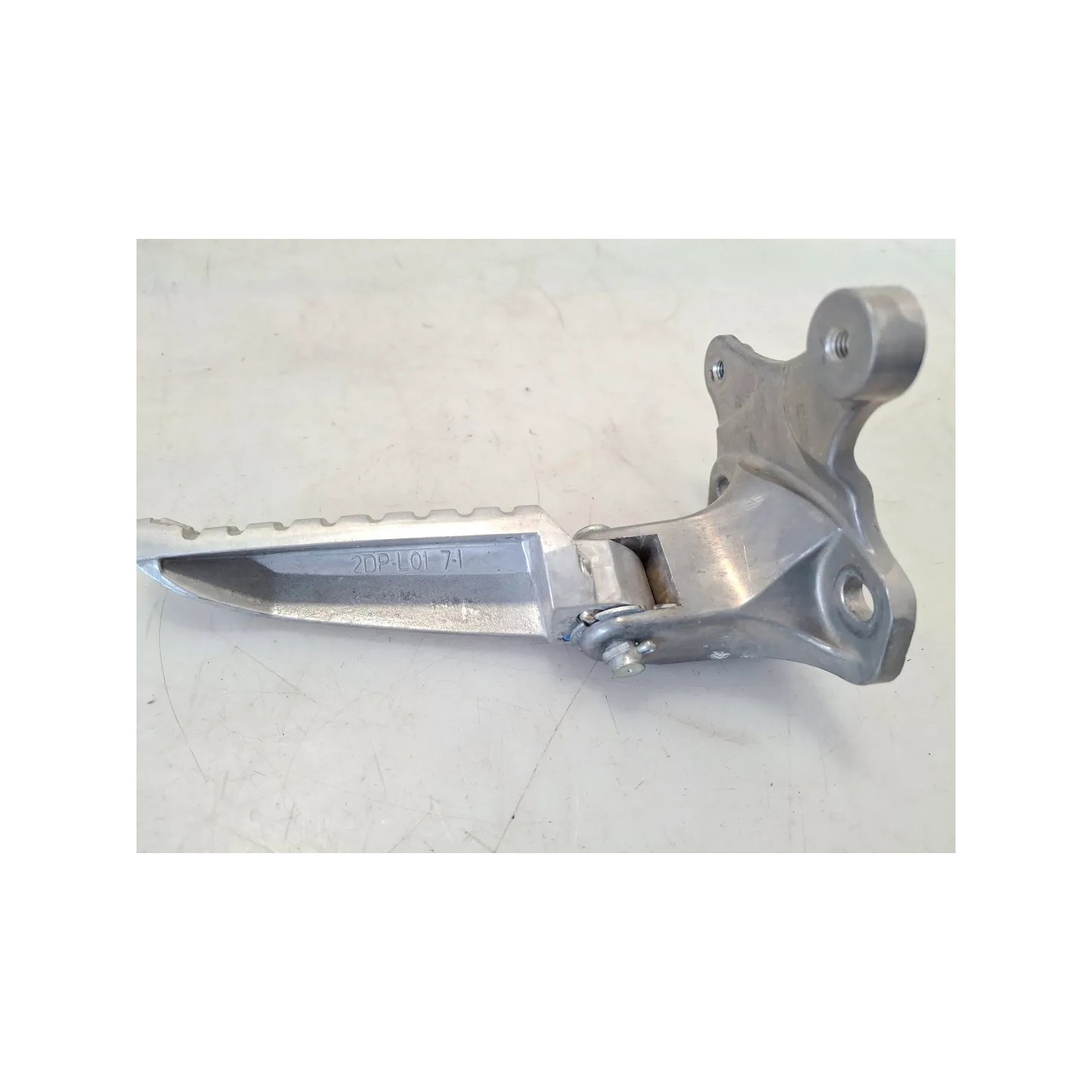 Pedana appoggiapiede posteriore completo Yamaha Tricity 300 Tricity 300 (E5) Sinistro
