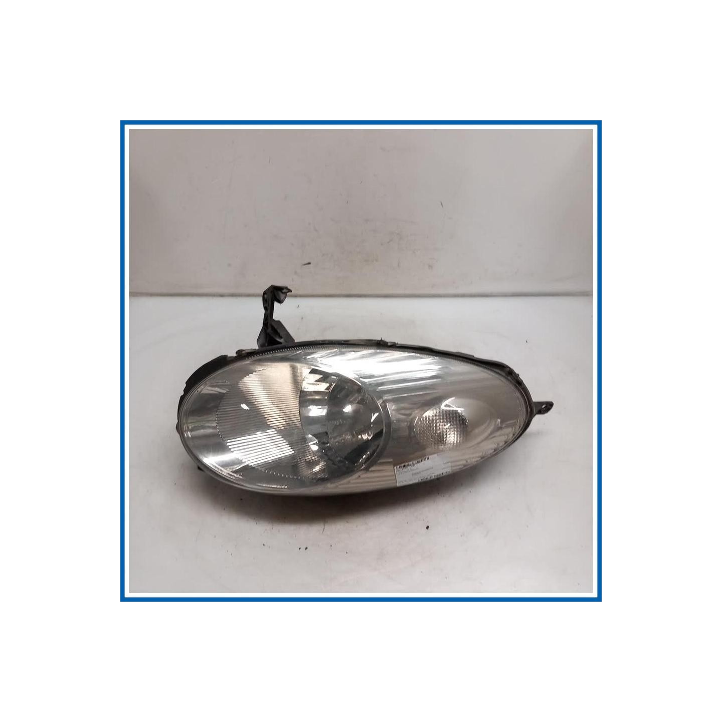 Proiettore ant. dx. NISSAN Micra III