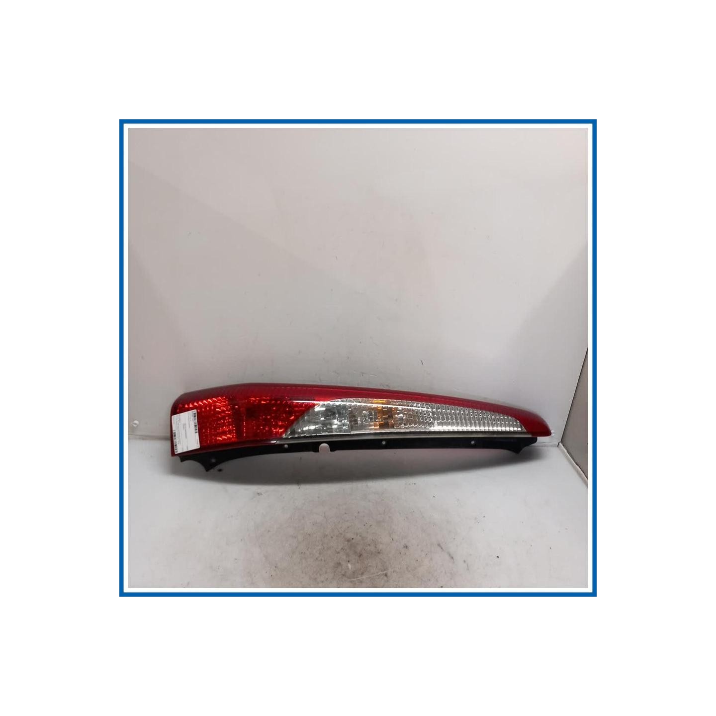 Fanale post. sx. MITSUBISHI Lancer IV SW