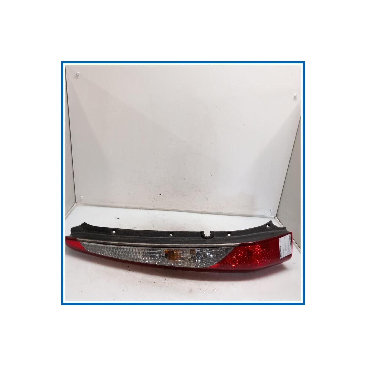 Fanale post. sx. MITSUBISHI Lancer IV SW