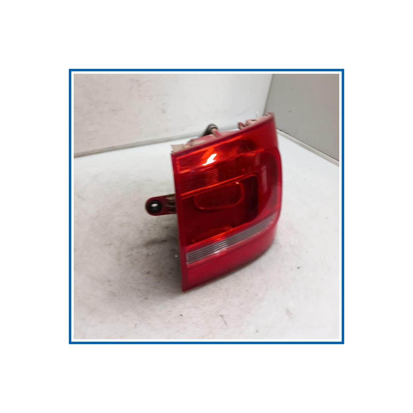 Fanale est. post. dx. VOLKSWAGEN Touran III