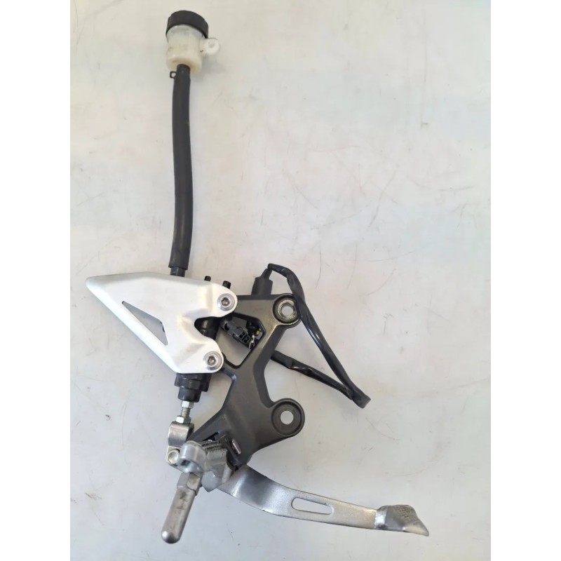 Supporto pedana appoggiapiede anteriore Kawasaki z 500 Z500 SE Destro