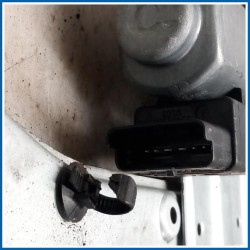 Alzacristallo porta ant. sx. RENAULT Clio III