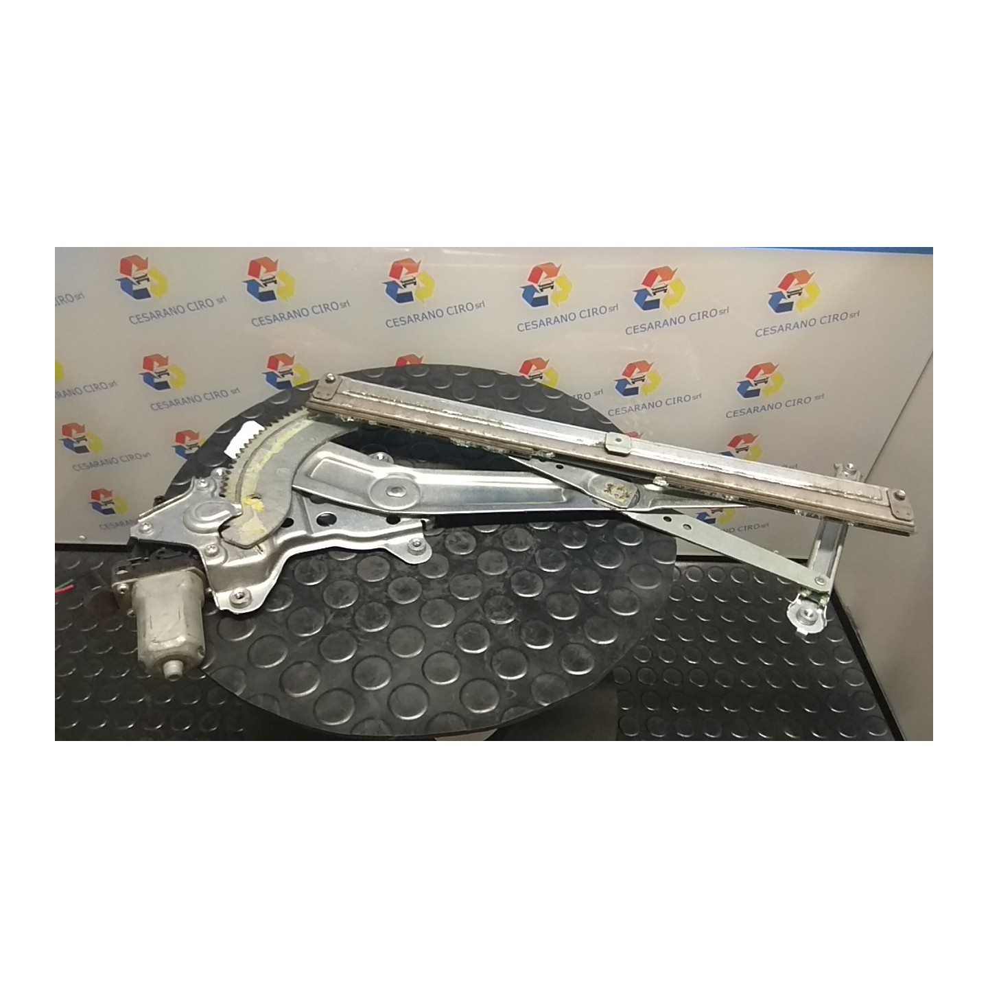 ALZACRISTALLO ELETTR. PORTA ANT. C/MOTORINO DX. 050 SUZUKI SPLASH (02/08-10/15) K10B 8340179J12000