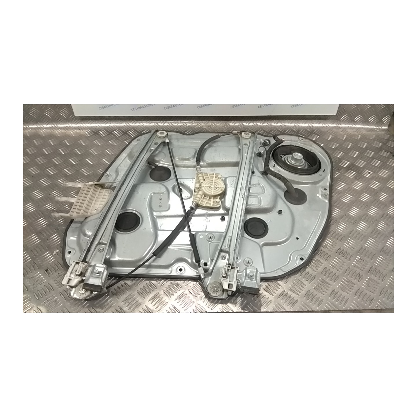 ALZACRISTALLO ELETTR. PORTA ANT. 06-06 SX. 093 KIA CARENS 2A SERIE (11/06-) D4EA 824011D000