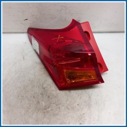 Fanale est. post. sx. TOYOTA Auris II