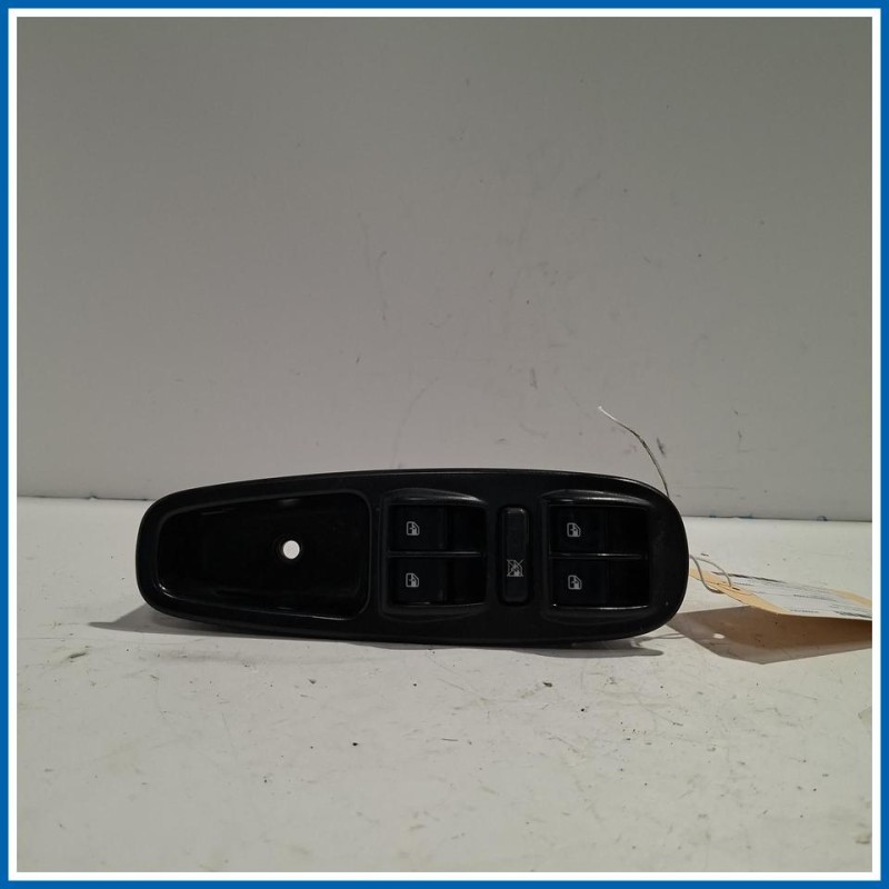 PULSANTIERA ANT SX 12PIN FIAT 500L Living