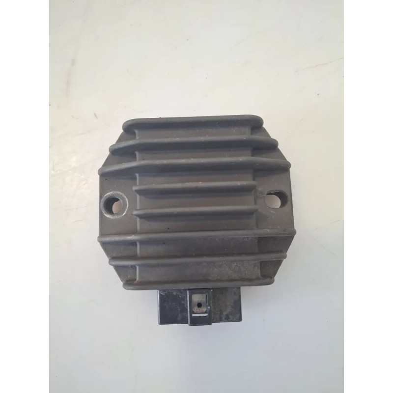 Regolatore tensione Piaggio Vespa 150 Primavera (E3) Vespa 150 Primavera 3V 