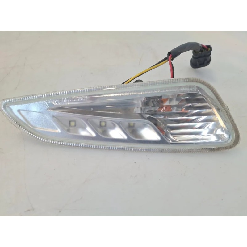 Indicatore direzione anteriore Piaggio Vespa 150 Primavera (E3) Vespa 150 Primavera 3V Sinistro