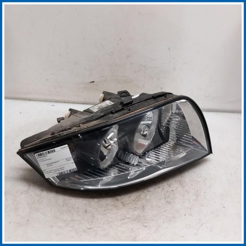 Proiettore ant. dx. AUDI A2 8Z0