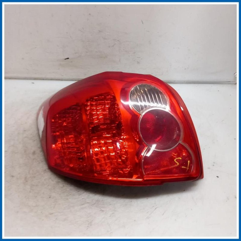 Fanale post. sx. TOYOTA Auris I