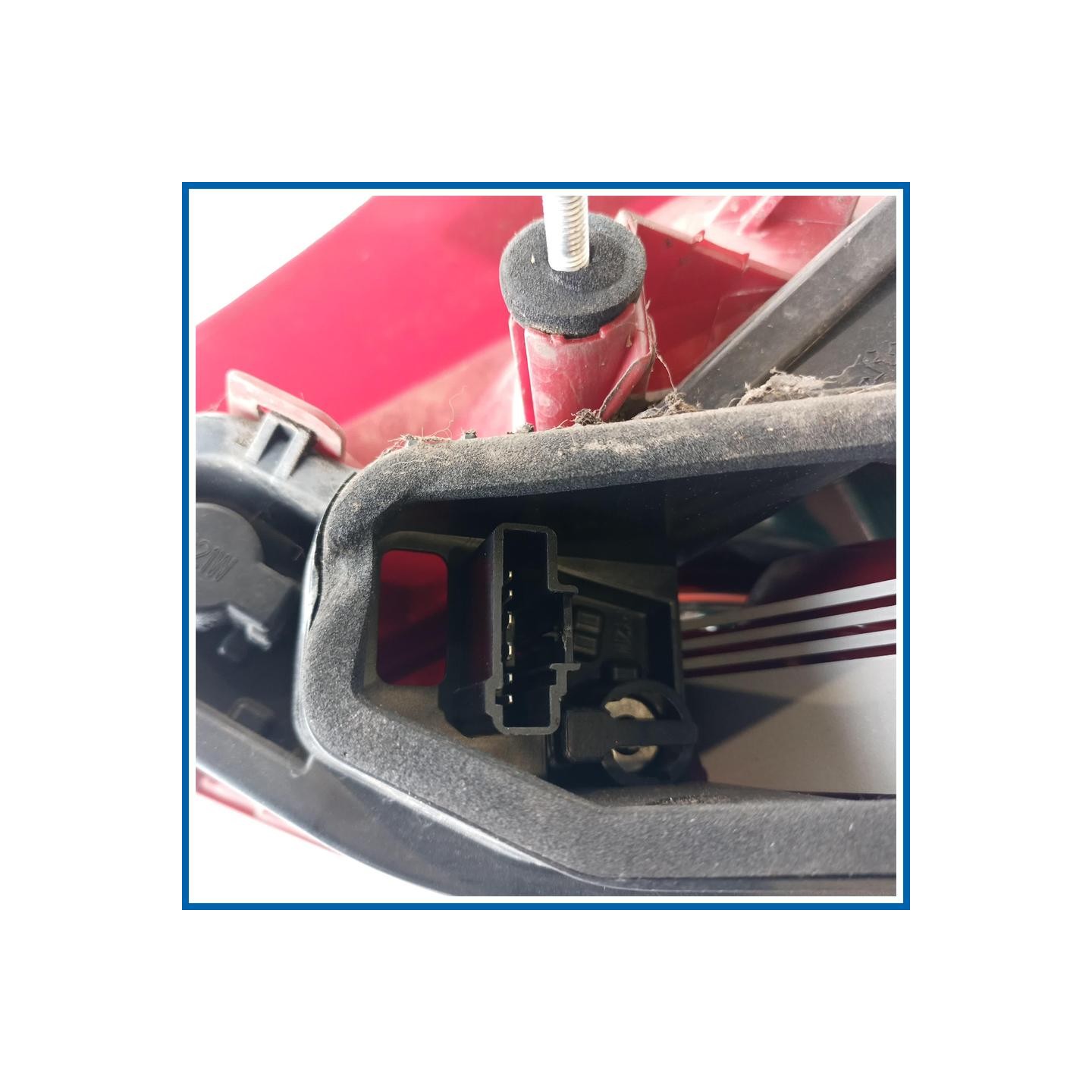 Fanale post. sx. PEUGEOT 207 (04/06>06/09