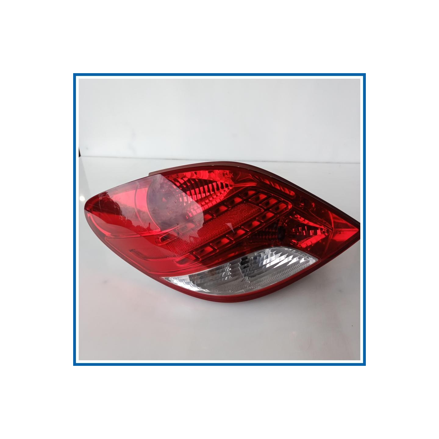 Fanale post. sx. PEUGEOT 207