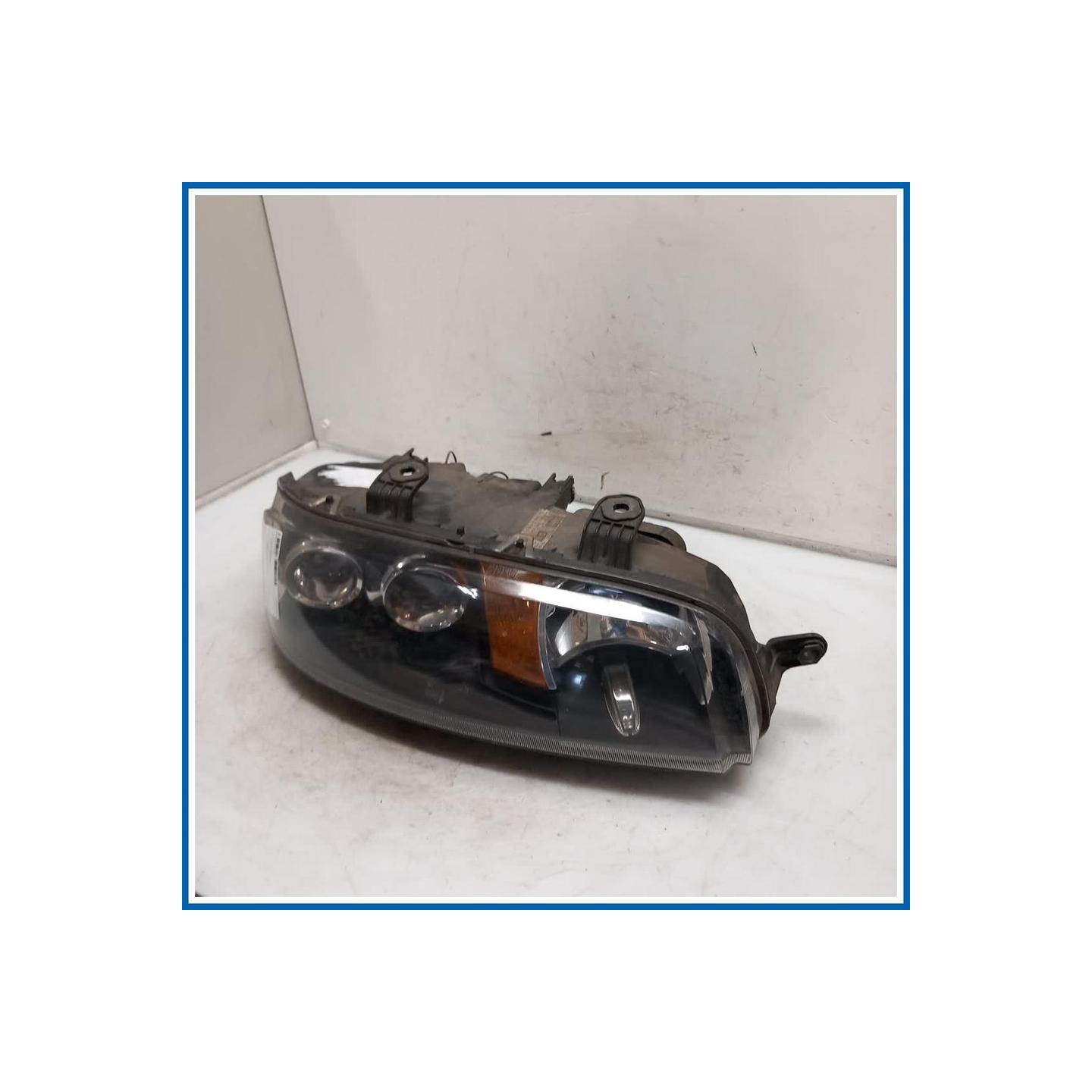 Proiettore ant. dx. FIAT Punto II