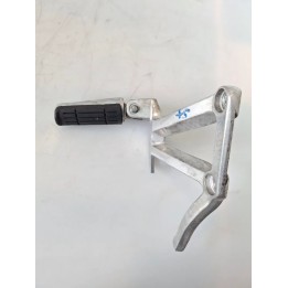 Supporto pedana appoggiapiede posteriore Yamaha FZS 600 FZS 600 Fazer Sinistro
