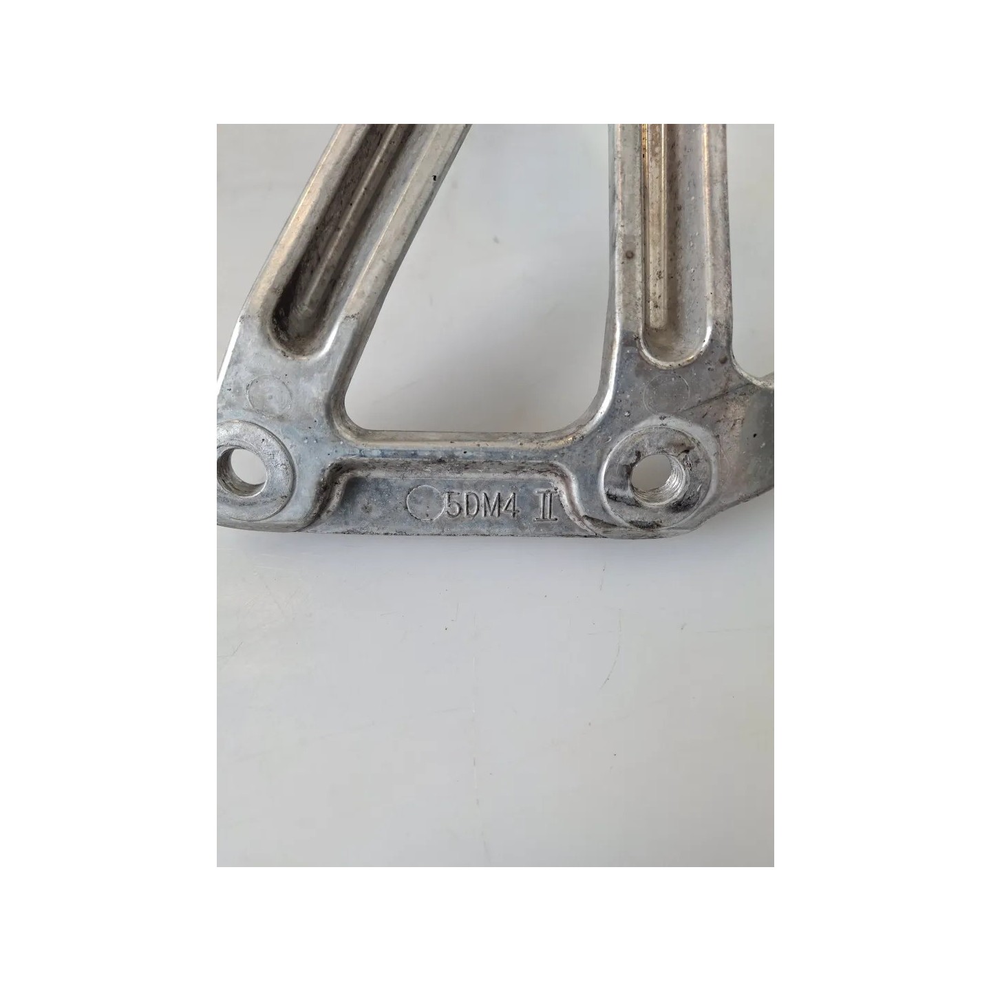 Supporto pedana appoggiapiede posteriore Yamaha FZS 600 FZS 600 Fazer Sinistro