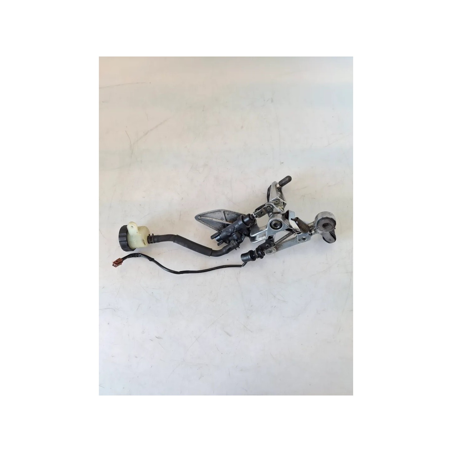 Supporto pedana appoggiapiede anteriore Yamaha FZS 600 FZS 600 Fazer Destro