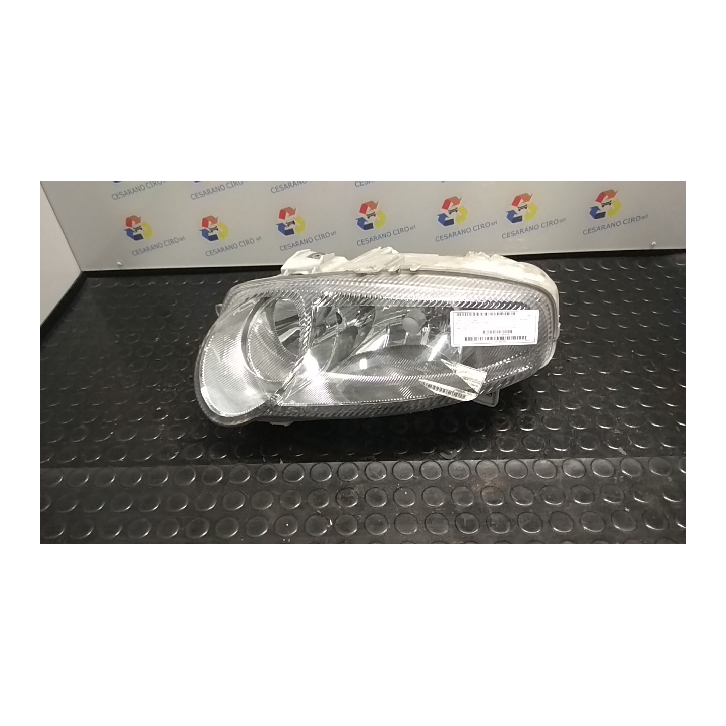 PROIETTORE SX. 106 ALFA ROMEO 147 (W8) (08/00-01/06) AR37203 46826196