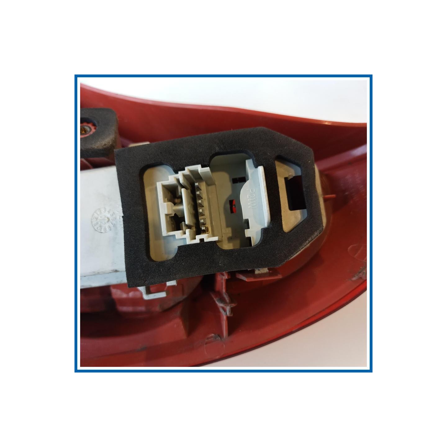 Fanale post. sx. RENAULT CLIO 2A SERIE (05/01>11/10