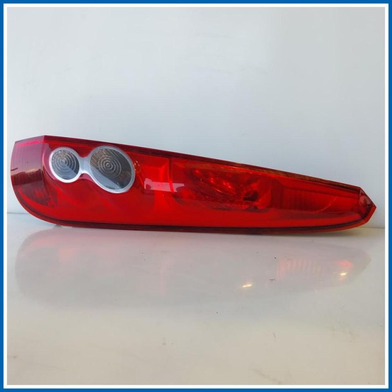Fanale post. dx. FORD Fiesta V