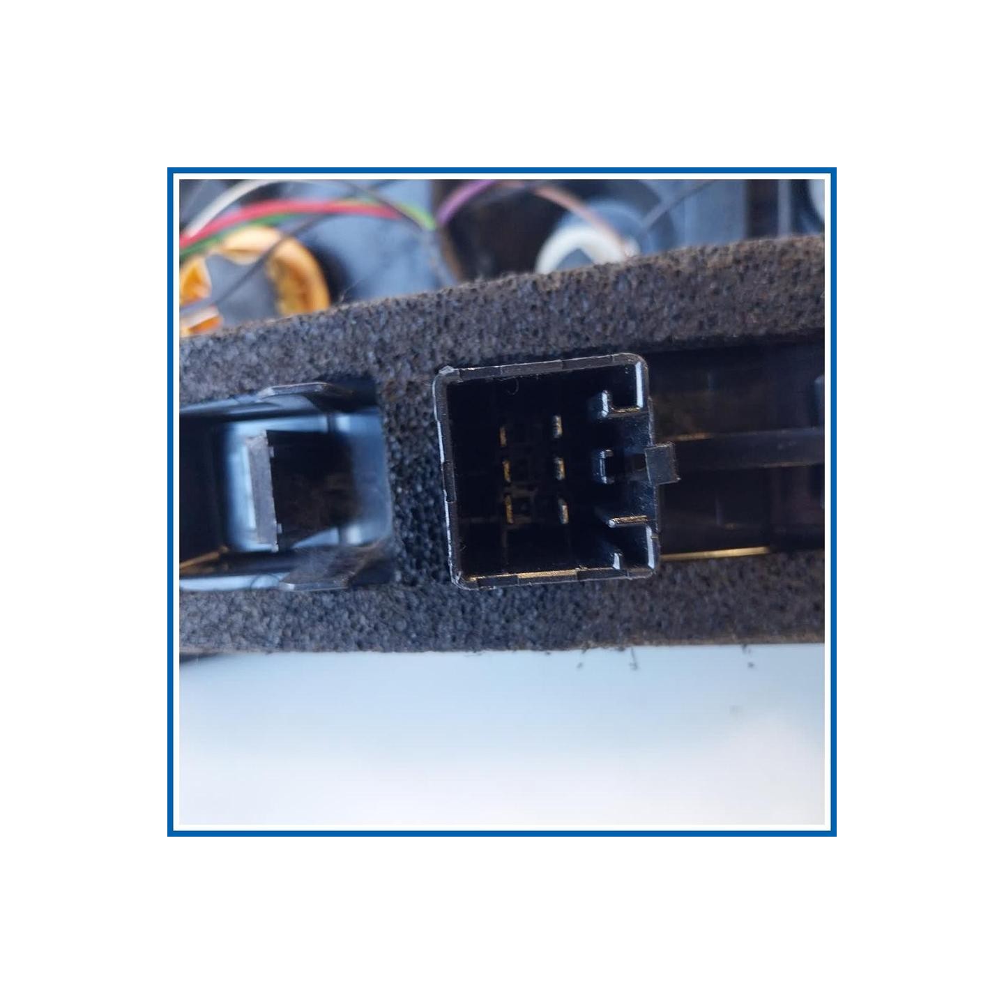 Fanale post. sx. FORD Fiesta V