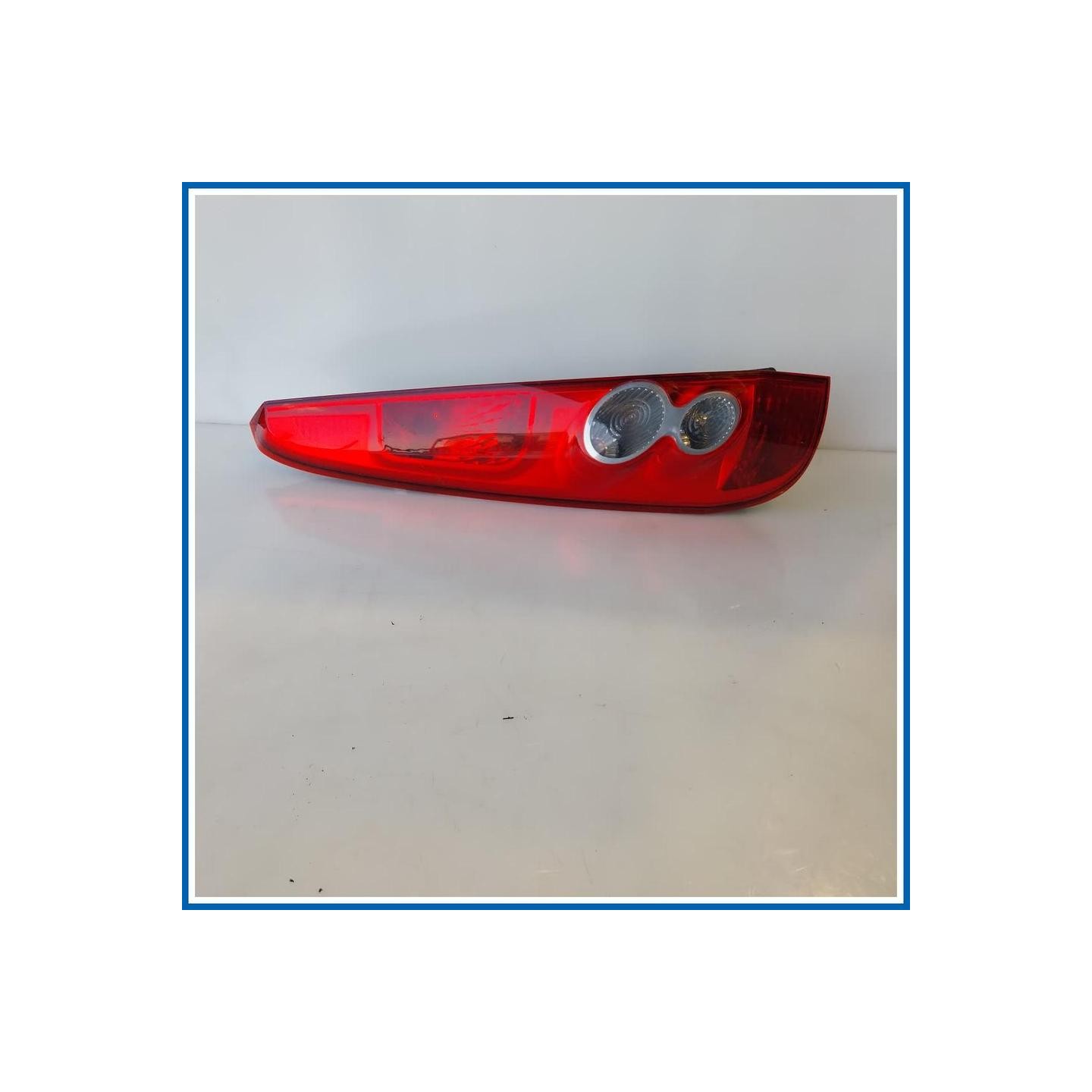 Fanale post. sx. FORD Fiesta V