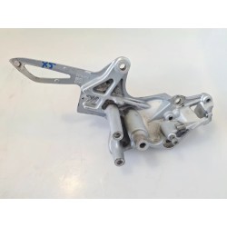 Supporto pedana appoggiapiede anteriore Bmw F 800 R (217) (E3) (09-15) F 800 R Sinistro